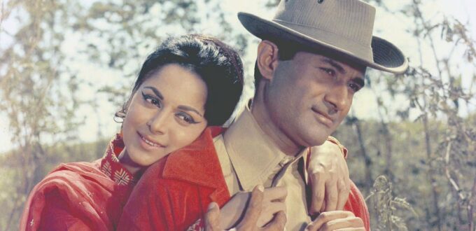 Waheeda Rehman blushes as she recalls Dev Anand being a ‘decent flirt’