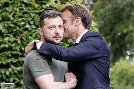 Volodymyr Zelenskyy's 'Awkward' Photos With Emmanuel Macron Turn into Memes