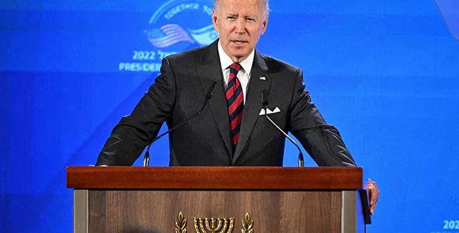 US President Joe Biden Appears Lost On Stage After Address, Internet Shocked .